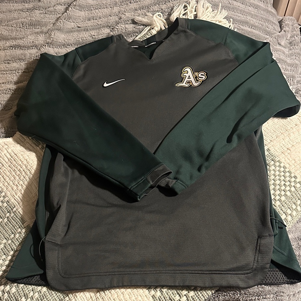 Men’s A’s Pullover